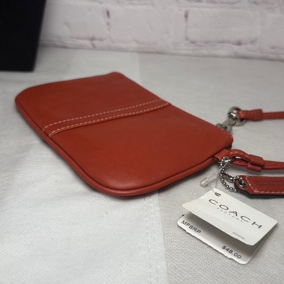 NEW w/ Tags Coach Burnt Orange Coral Leather Wristlet w/ Hangtag - Picture 13 of 13